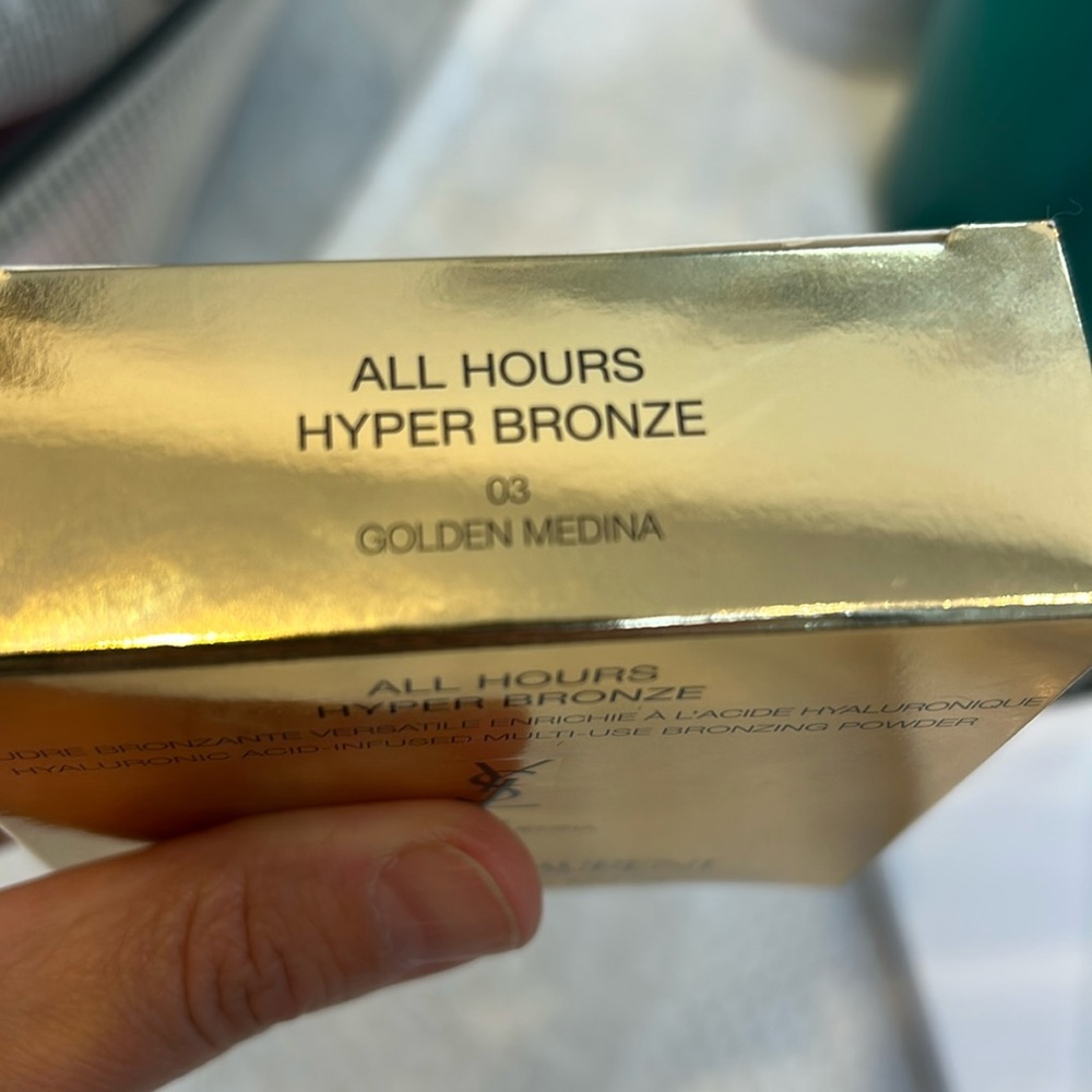 Bronzer - Picture 3 of 3